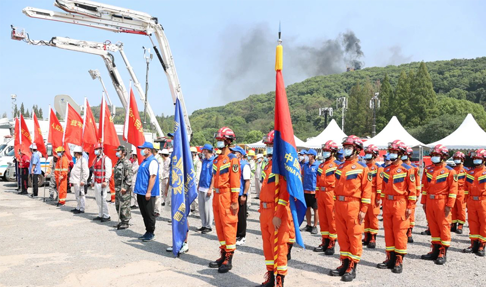 上海妖精影院集團隔熱鬥篷助力佘山（shān）森林防火演練，為城市綠肺保駕護航（háng）